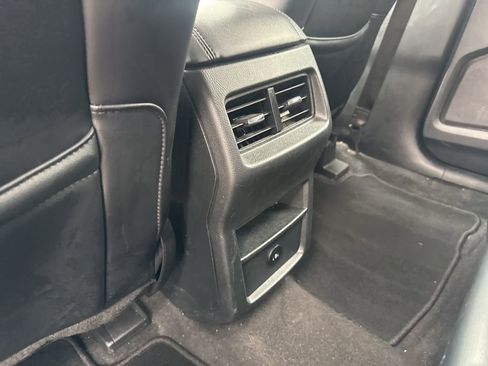 Used 2024 Ford Edge SEL image 26