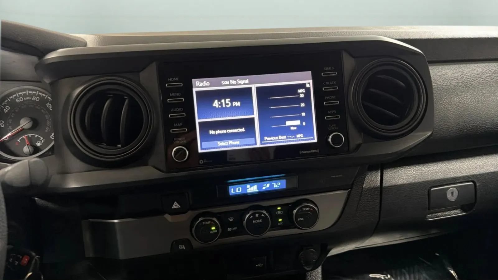 Used 2022 Toyota Tacoma SR RWD image 13