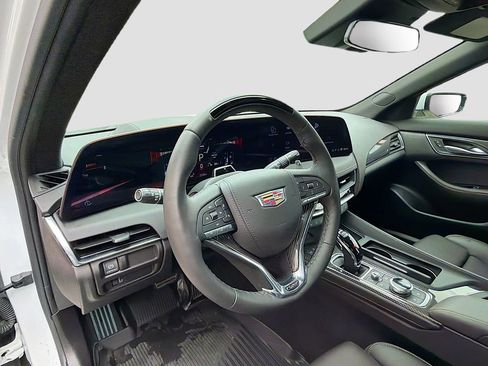 Used 2025 Cadillac CT5 V RWD image 9