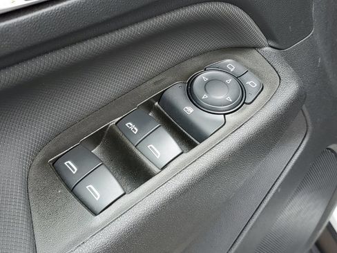 Certified 2024 Chevrolet Equinox RS FWD image 23