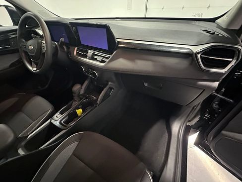 Used 2024 Chevrolet TrailBlazer LS FWD image 25