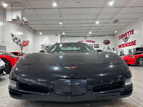 Used 2004 Chevrolet Corvette Convertible w/ Preferred Equipment Group RWD image 23
