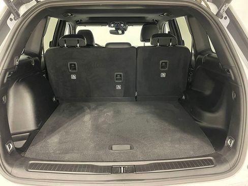 Used 2023 Jeep Grand Cherokee Altitude image 5