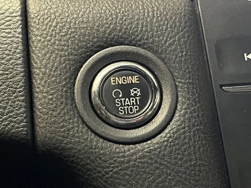 Used 2016 Ford Taurus SEL w/ Equipment Group 201A FWD image 13