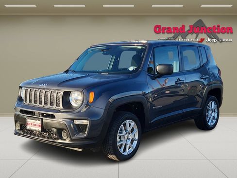 Used 2023 Jeep Renegade Latitude image 3