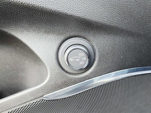 Used 2020 Buick Enclave Essence w/ Sport Touring Edition image 38