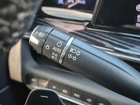 Used 2022 Cadillac Escalade ESV Sport w/ Touring Package AWD/4WD image 27