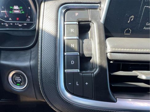 Used 2023 GMC Yukon XL SLT w/ SLT Luxury Package RWD image 38