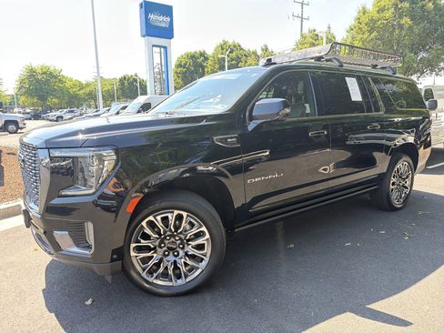 Used 2024 GMC Yukon XL Denali Ultimate AWD/4WD image 5