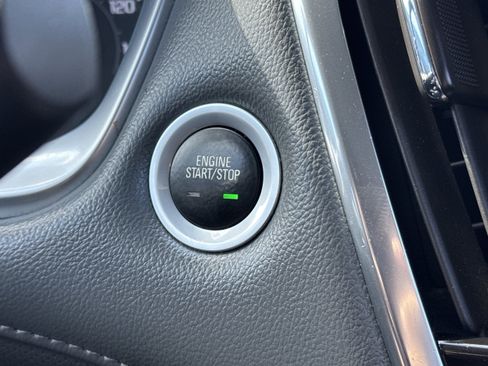 Used 2018 Chevrolet Traverse Premier w/ Driver Confidence II Package FWD image 35