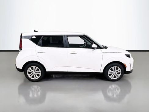 New 2025 Kia Soul LX image 8