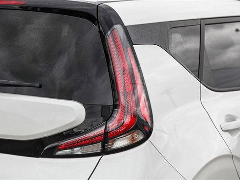 New 2025 Kia Soul LX w/ LX Technology Package image 10