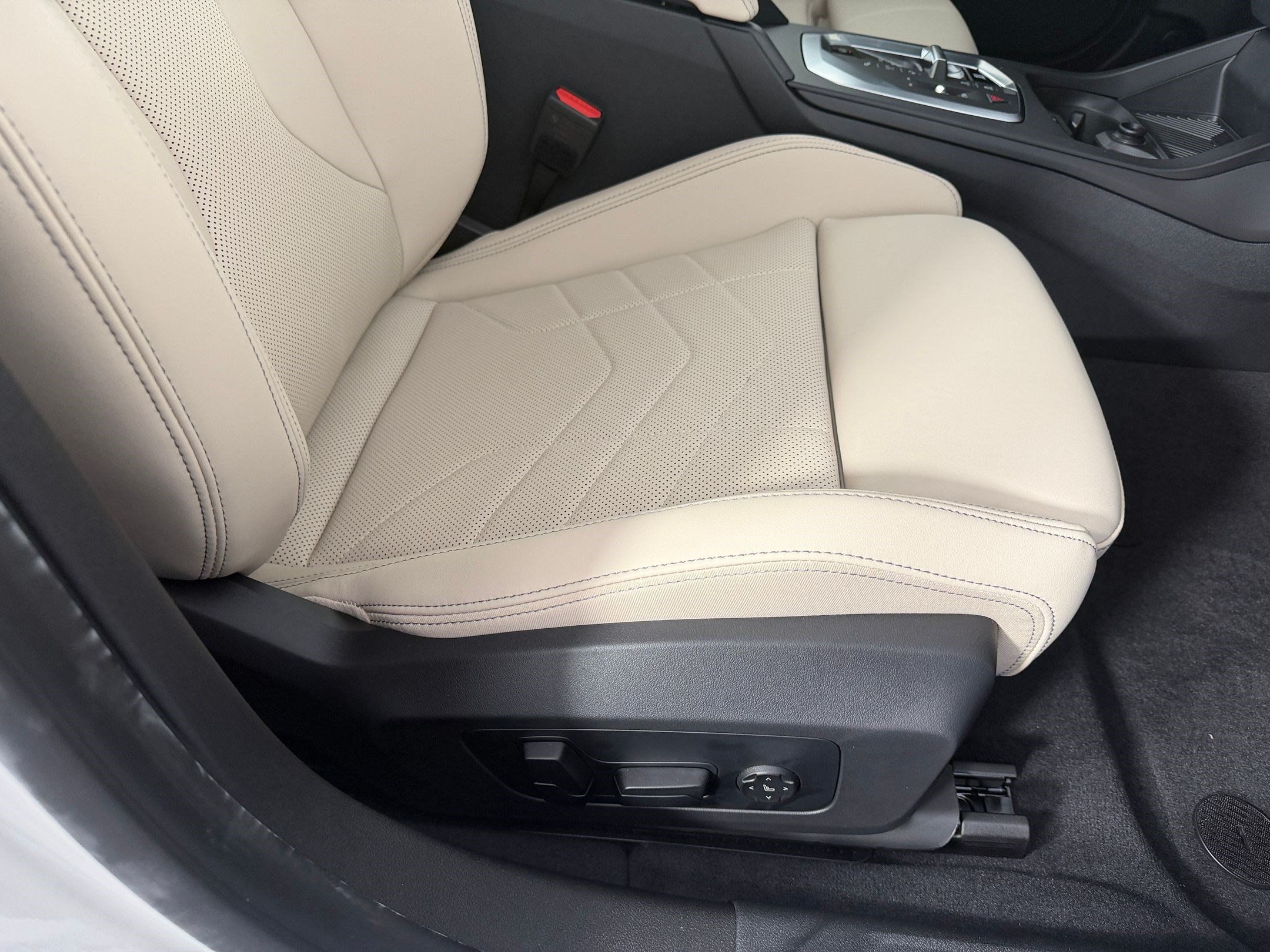Used 2026 BMW 228i w/ Technology Package FWD image 14