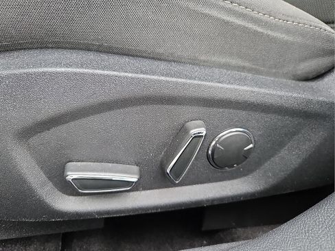 Used 2020 Ford Fusion SE FWD image 15