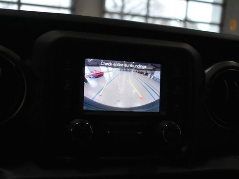 Used 2021 Jeep Wrangler Unlimited Sport image 21