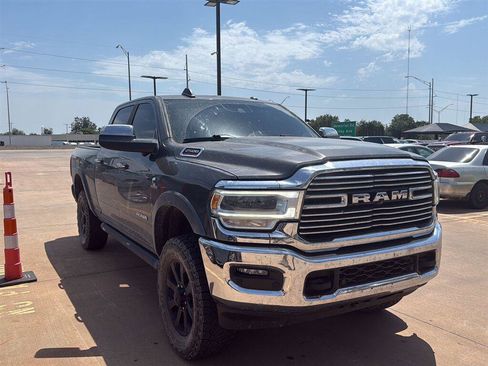 Used 2022 RAM 2500 Laramie AWD/4WD image 1