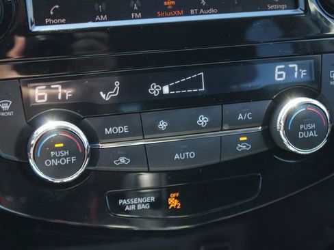 Used 2018 Nissan Rogue SV AWD/4WD image 7