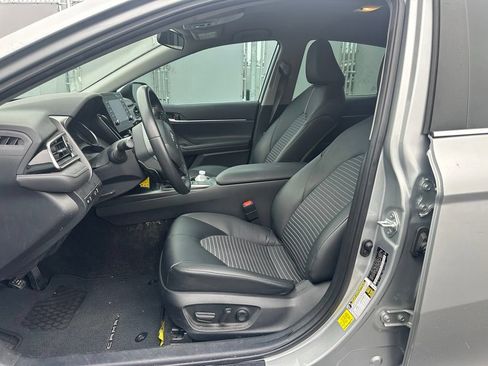 Used 2024 Toyota Camry SE w/ Blackout Package (TMS) FWD image 9