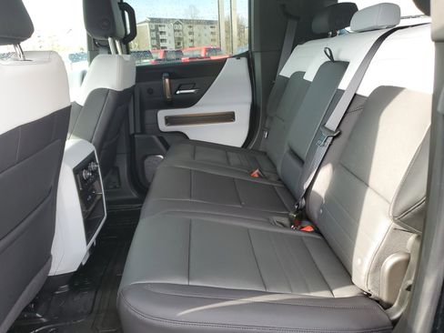 Used 2024 GMC Hummer EV 2X w/ Extreme Off-Road Package image 29