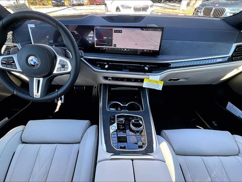 New 2026 BMW X7 M60i image 5