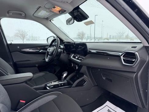 Used 2024 Chevrolet TrailBlazer LT w/ LT Cold Weather Package image 23