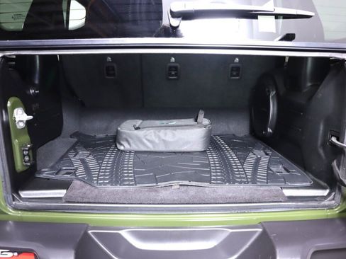 Used 2023 Jeep Wrangler Unlimited w/ Sun & Screen Package AWD/4WD image 35