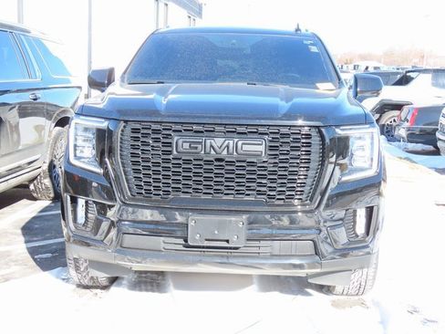 Used 2023 GMC Yukon SLT image 2