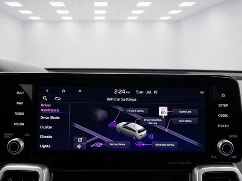 Used 2023 Kia Sorento S w/ Panoramic Sunroof Package AWD/4WD image 24