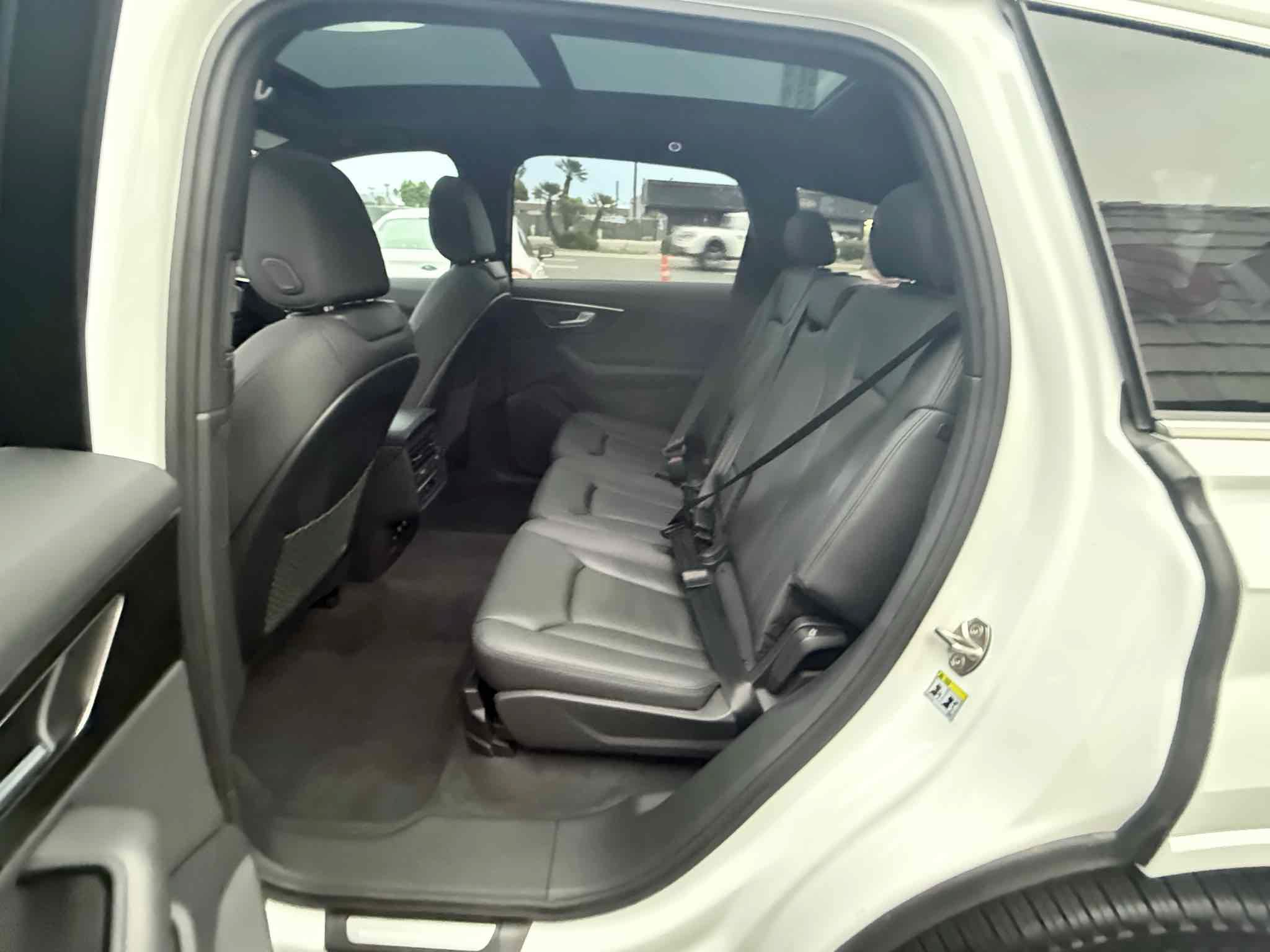 Used 2023 Audi Q7 3.0T Premium w/ Convenience Package AWD/4WD image 27