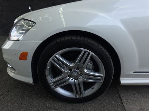 Used 2013 Mercedes-Benz S 550 w/ Sport Pkg image 22