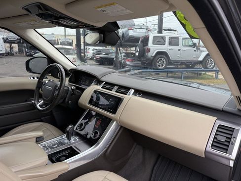 Used 2018 Land Rover Range Rover Sport HSE image 28