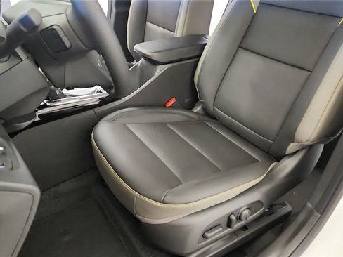 New 2026 Chevrolet Trax ACTIV w/ Sunroof Package image 23