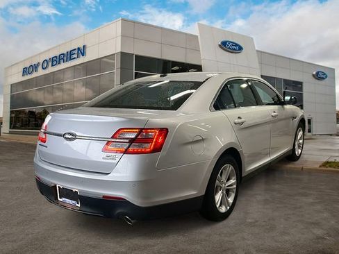 Used 2013 Ford Taurus SEL image 4