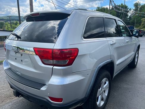 Used 2011 Jeep Grand Cherokee Laredo AWD/4WD image 6