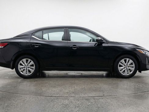 Used 2025 Nissan Sentra S image 11