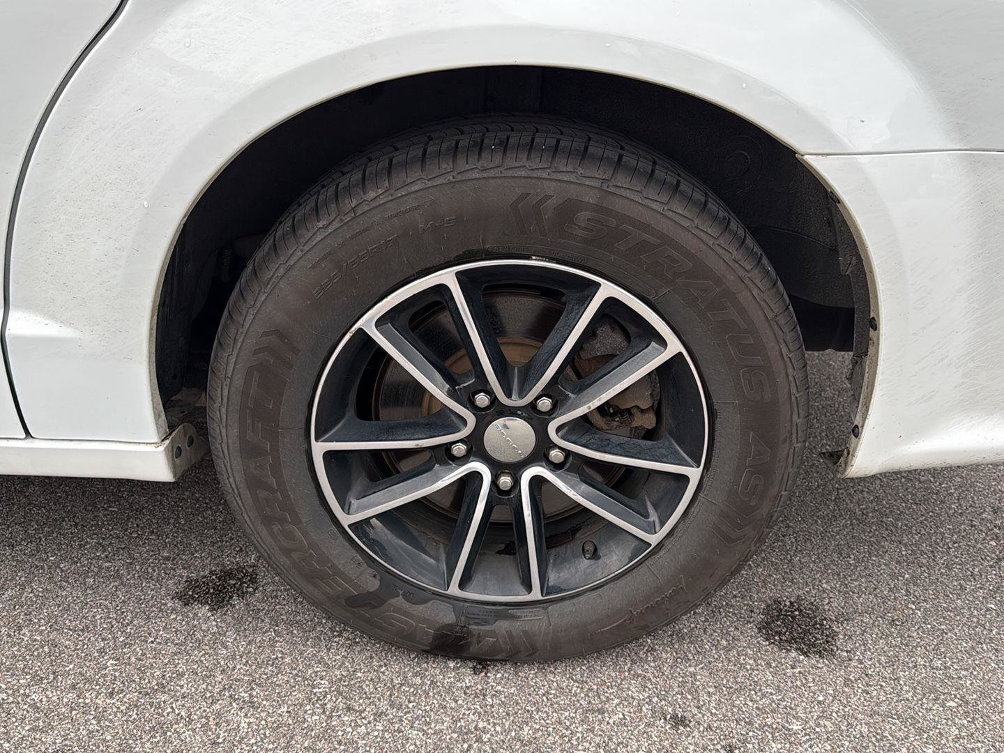 Used 2016 Dodge Grand Caravan SXT FWD image 17
