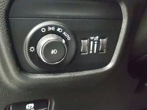 Used 2022 Jeep Grand Cherokee L Limited image 27