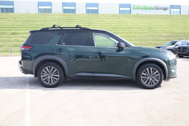 Used 2023 Nissan Pathfinder SL w/ SL Premium Package AWD/4WD image 4