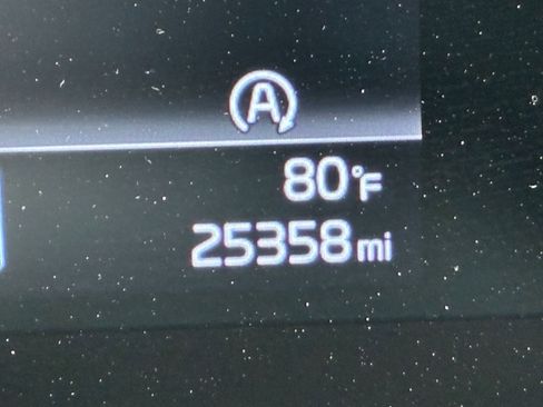 Used 2025 Kia Sportage LX image 9