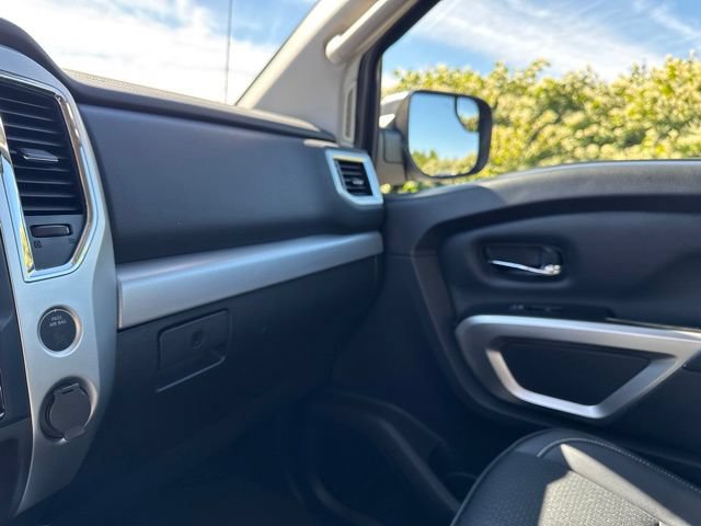 Used 2019 Nissan Titan PRO-4X AWD/4WD image 20