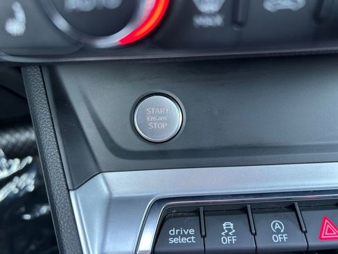 Used 2020 Audi Q3 2.0T Premium Plus w/ Premium Plus Package image 36