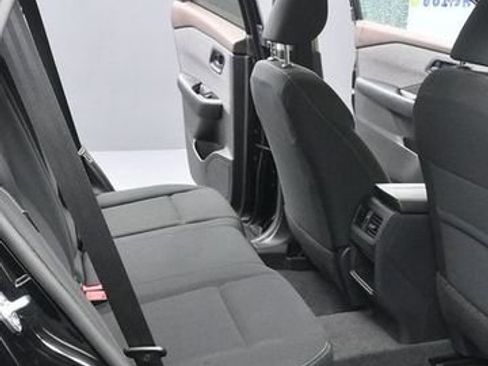 Used 2023 Nissan Rogue S AWD/4WD image 15
