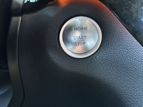 Used 2015 Mercedes-Benz GL 550 4MATIC image 28