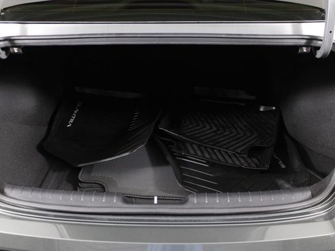 Certified 2025 Hyundai Elantra Sport FWD image 18