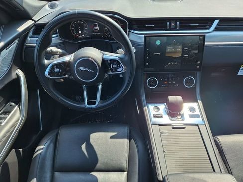 Used 2024 Jaguar F-PACE R-Dynamic S image 10