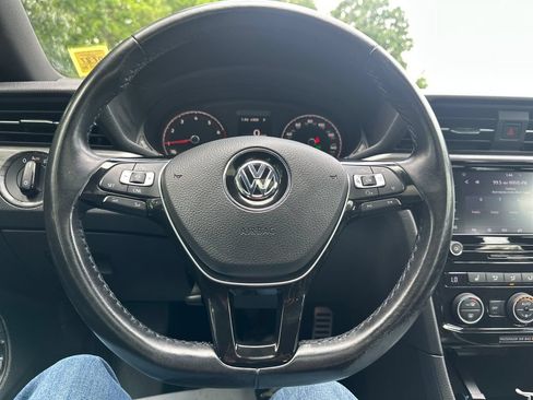 Certified 2022 Volkswagen Passat 2.0T R-Line FWD image 12