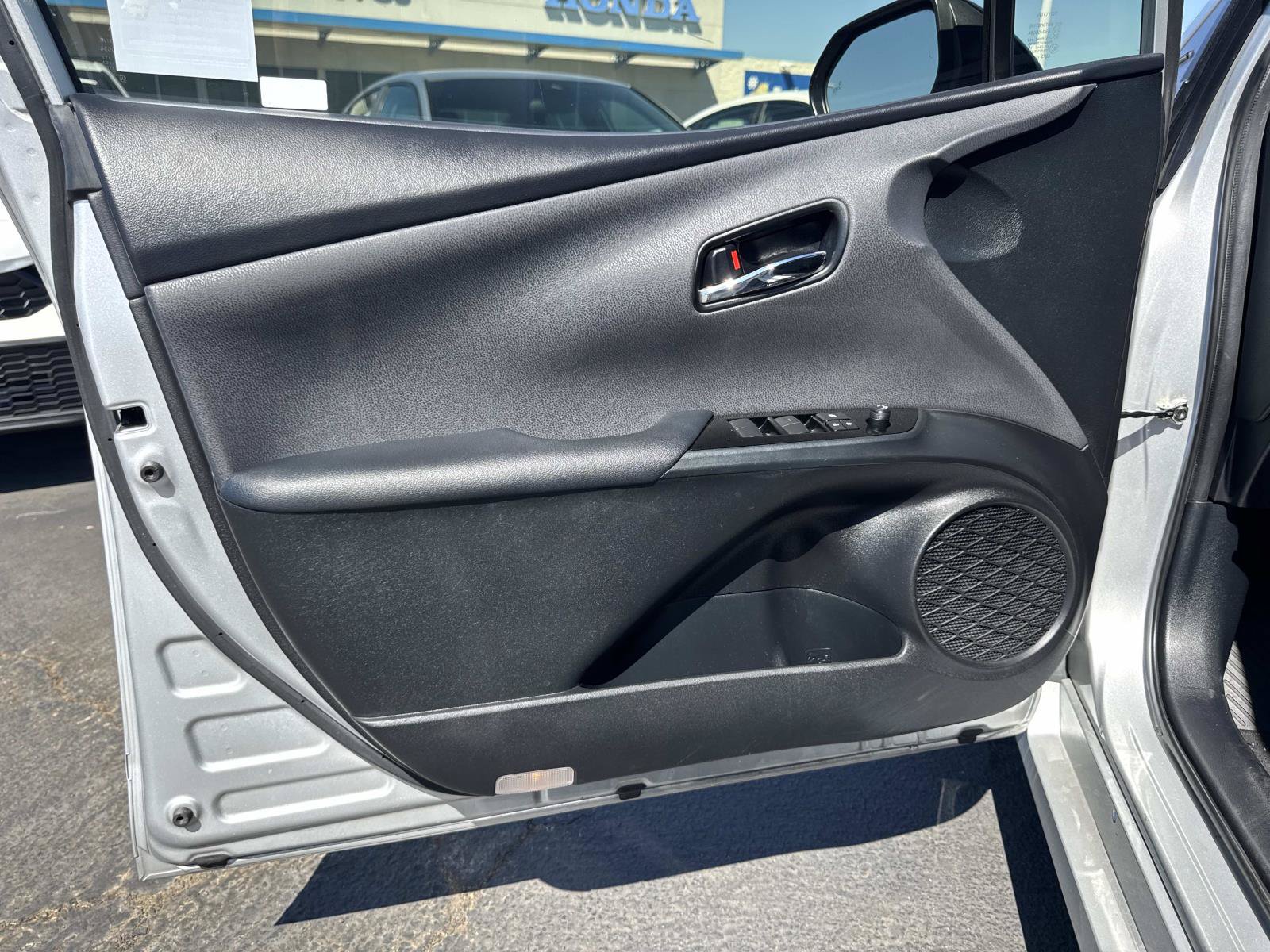 Used 2022 Toyota Prius FWD image 21