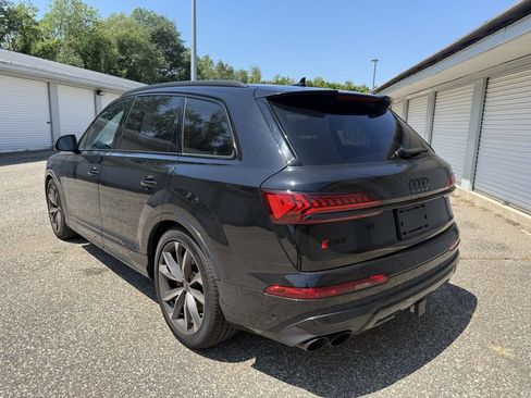 Used 2023 Audi SQ7 Prestige w/ Prestige Package AWD/4WD image 3