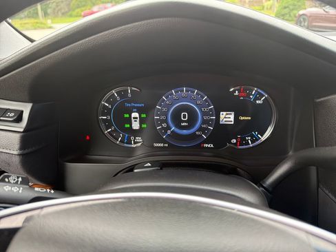 Certified 2019 Cadillac Escalade Premium Luxury AWD/4WD image 15