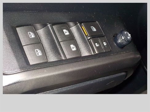 Used 2019 Toyota Tacoma TRD Off-Road image 24